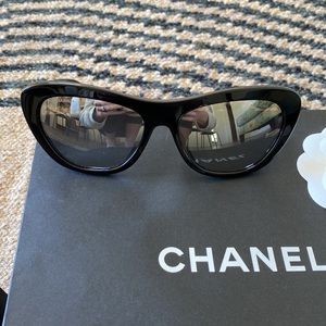 🕶 CHANEL sunnies, authentic, brand new, whole kit 🕶